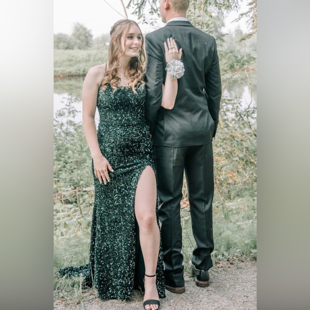 Morilee Emerald green sequins prom dress size 4